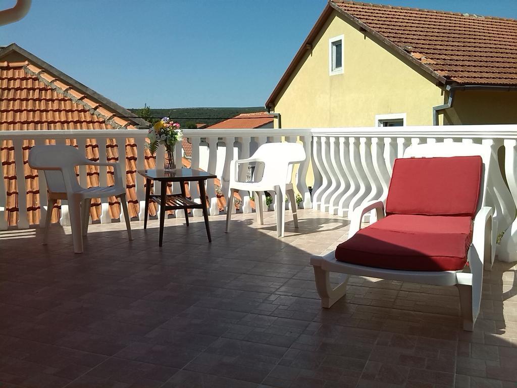 Apartments Batarilo Gornji Karin Habitación foto