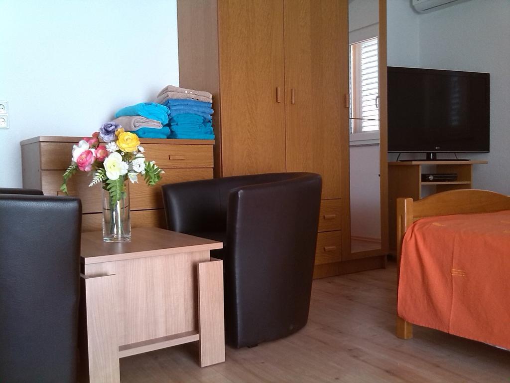 Apartments Batarilo Gornji Karin Habitación foto