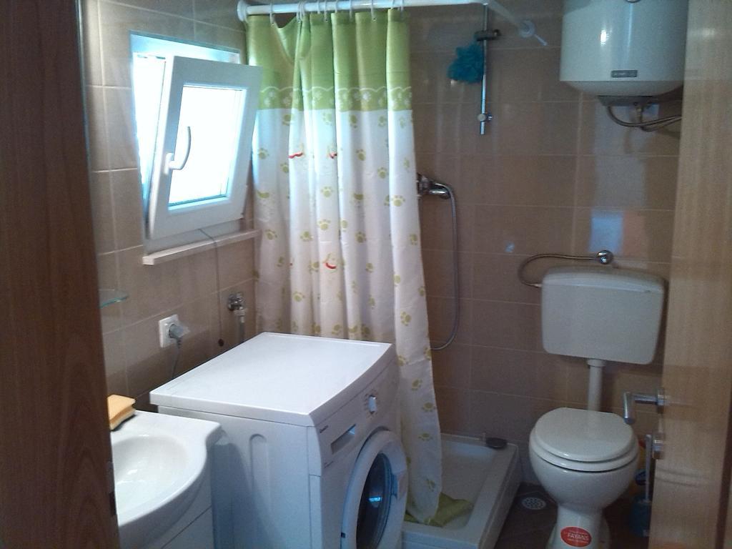 Apartments Batarilo Gornji Karin Habitación foto