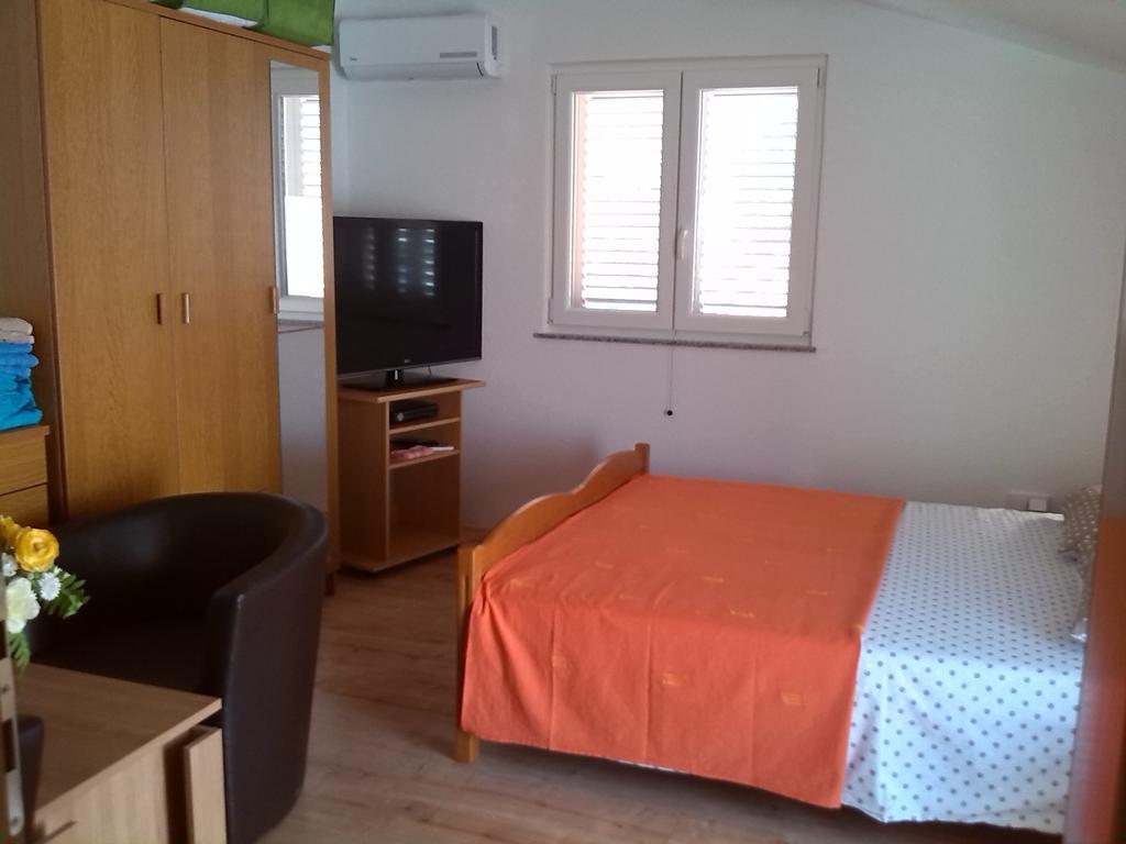 Apartments Batarilo Gornji Karin Habitación foto