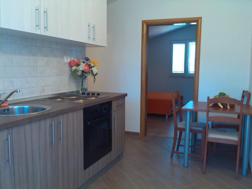 Apartments Batarilo Gornji Karin Habitación foto
