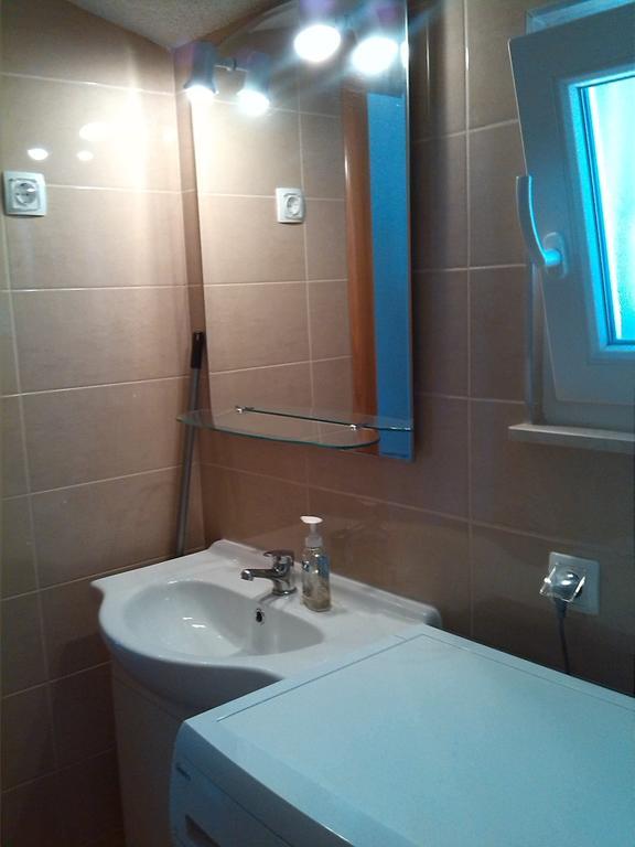 Apartments Batarilo Gornji Karin Habitación foto